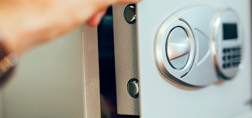 Fingerprint Safe Openers in Pasadena, CA